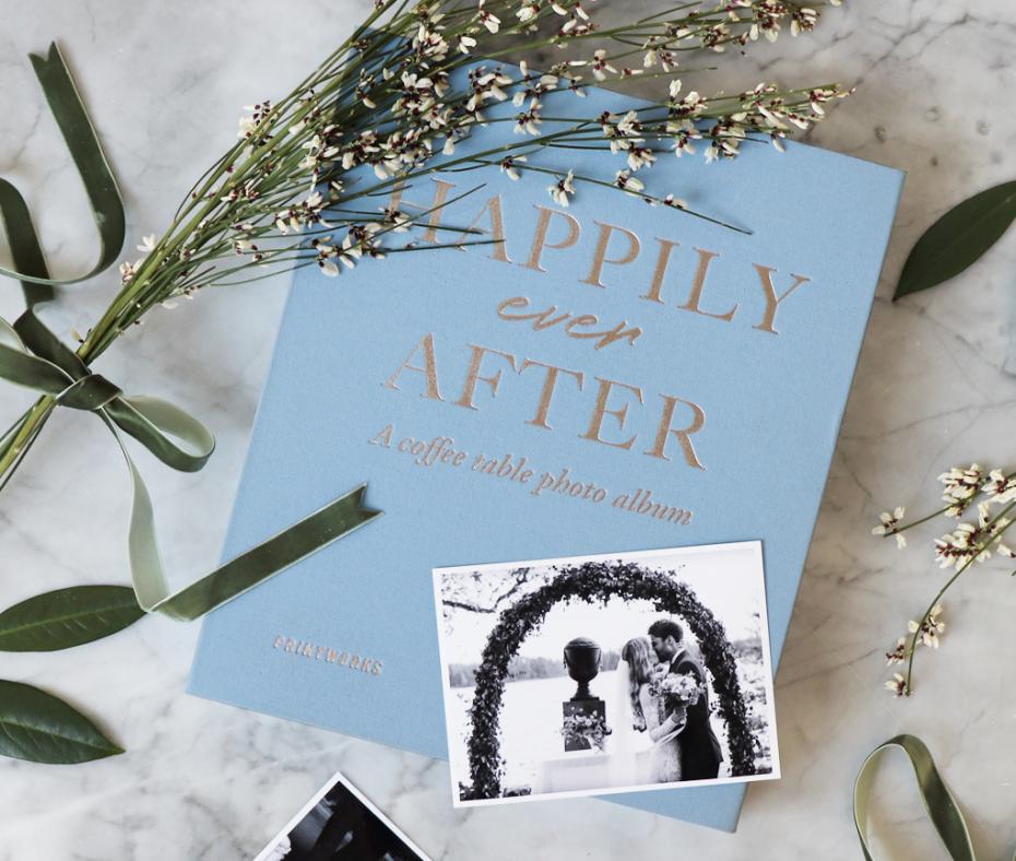 Happily Ever After - A Coffee Table Photo Album (60 Svarta sidor / 30 blad)