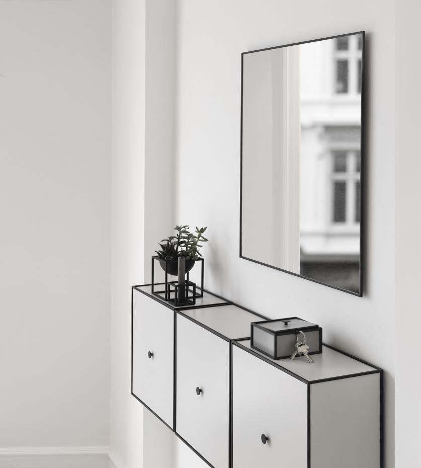Spegel View by Lassen Svart 70x70 cm