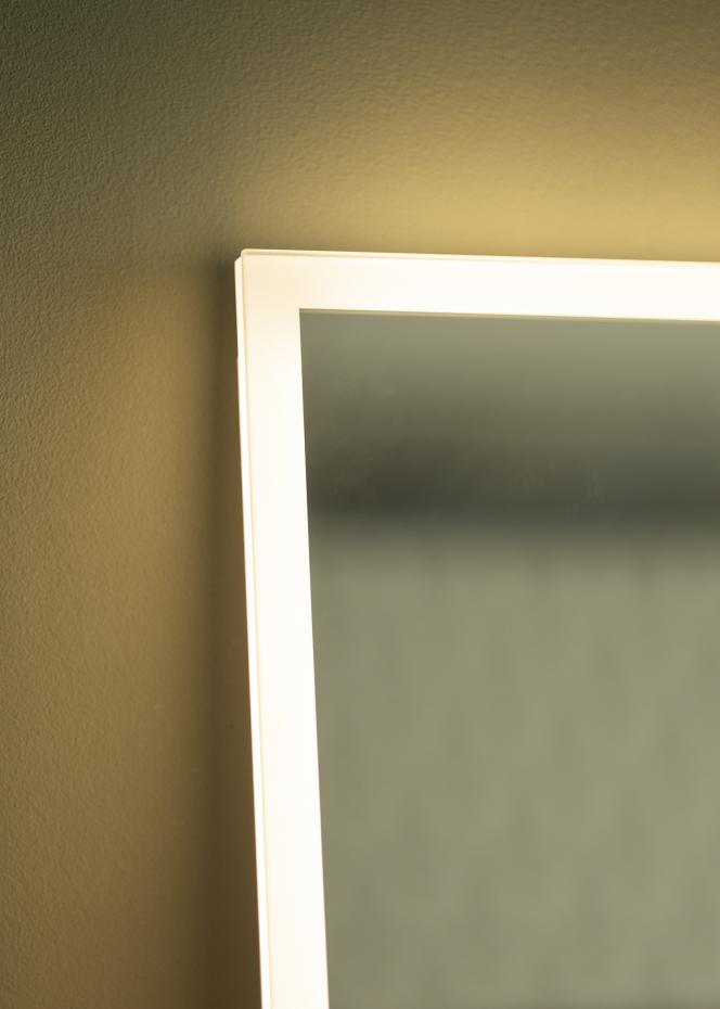 KAILA Spegel Corners II LED 70x90 cm