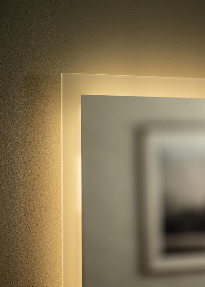 KAILA Spegel Wide LED 60x80 cm