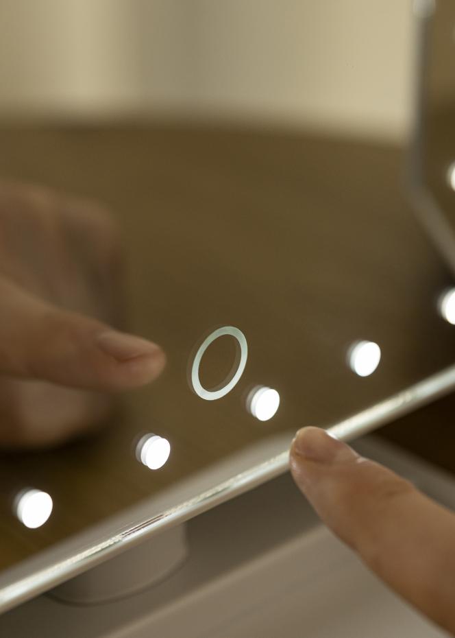 KAILA Sminkspegel LED m. Bluetooth-hgtalare Svart 18x30 cm