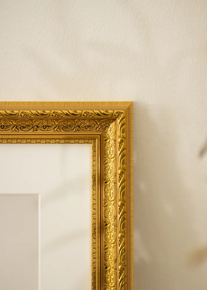 Ram Ornate Guld 30x40 cm - Passepartout Vit 21x29,7 cm