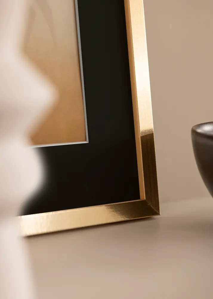 Ram Trendy Guld 42x59,4 cm (A2) - Passepartout Svart 25x38 cm