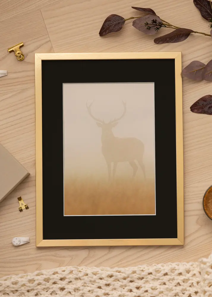 Ram Trendy Guld 42x59,4 cm (A2) - Passepartout Svart 25x38 cm