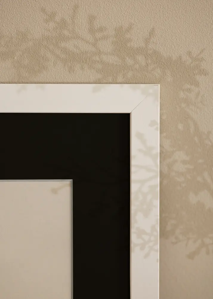 Ram White Wood 70x90 cm - Passepartout Svart 55x70 cm