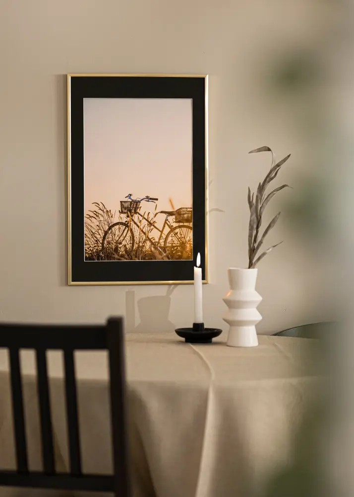 Ram New Lifestyle Shiny Gold 30x40 cm - Passepartout Svart 21x29,7 cm (A4)