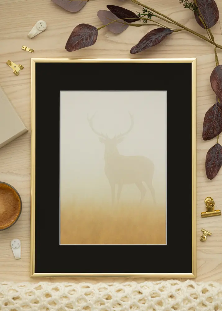Ram New Lifestyle Shiny Gold 30x40 cm - Passepartout Svart 21x29,7 cm (A4)