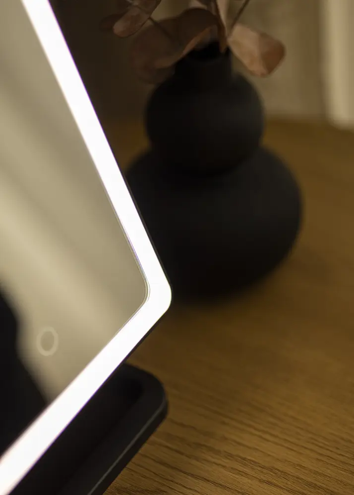 KAILA Sminkspegel LED Strip m. Bluetooth-högtalare Svart 18x30 cm