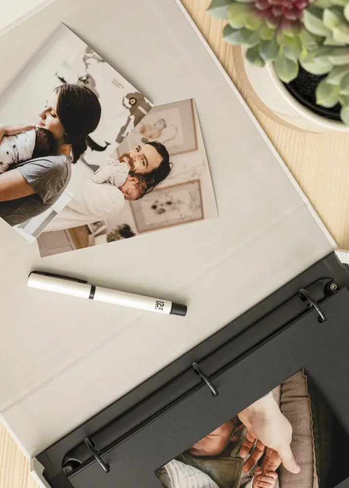 KAILA MEMORIES Warm Grey XL - Coffee Table Photo Album (20 Svarta Sidor/10 Blad)