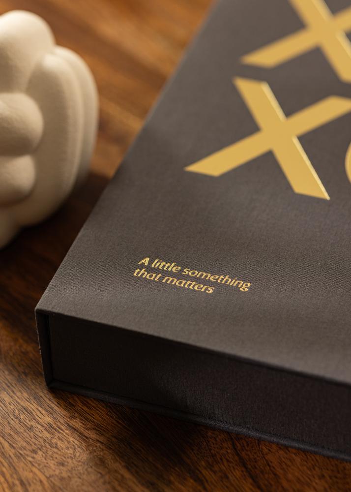 KAILA XOXO Black - Coffee Table Photo Album (60 Svarta Sidor / 30 Blad)