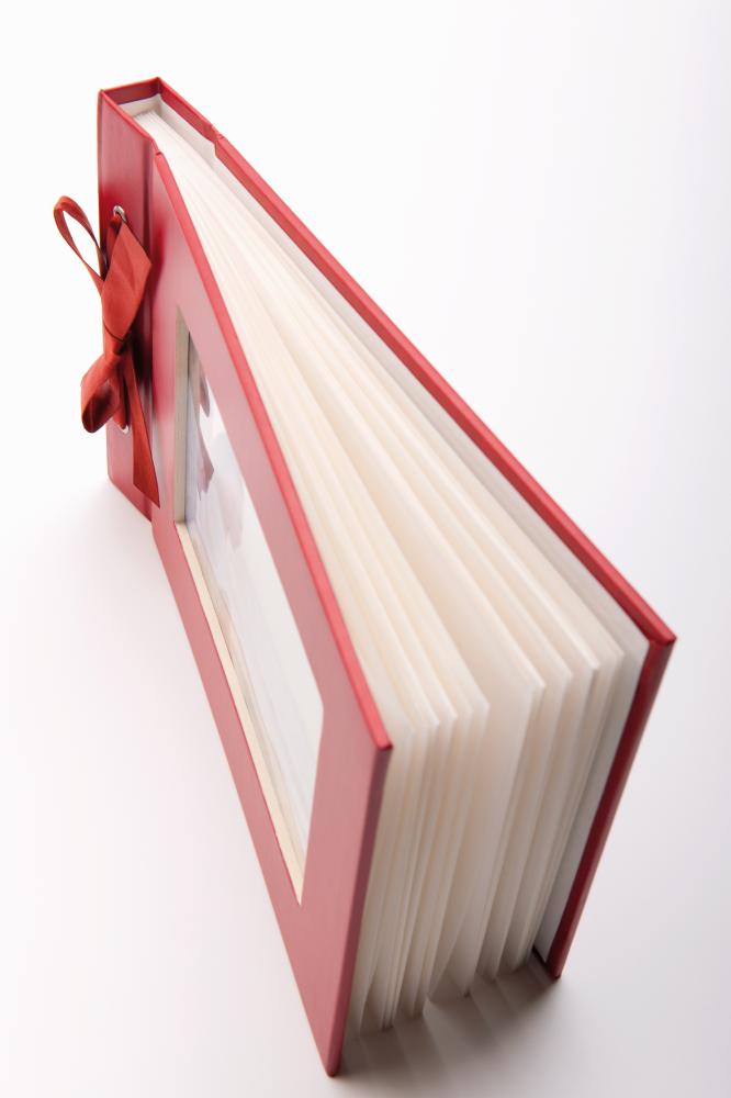 Trendline Fotoalbum Röd - 23,5x16 cm (40 Vita sidor / 20 blad)