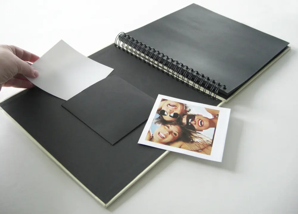 Fun Spiralalbum Creme - 30x30 cm (50 Svarta sidor / 25 blad)