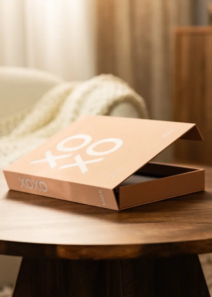 KAILA XOXO Pink - Coffee Table Photo Album (60 Svarta Sidor / 30 Blad)