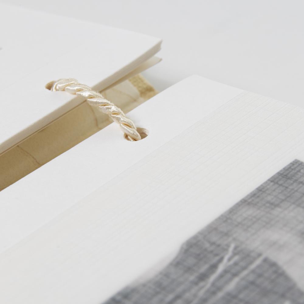 Babyalbum Bambini Creme - 23,5x16 cm (40 Vita sidor / 20 blad)