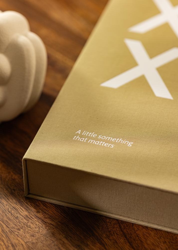 KAILA XOXO Vanilla - Coffee Table Photo Album (60 Svarta Sidor / 30 Blad)