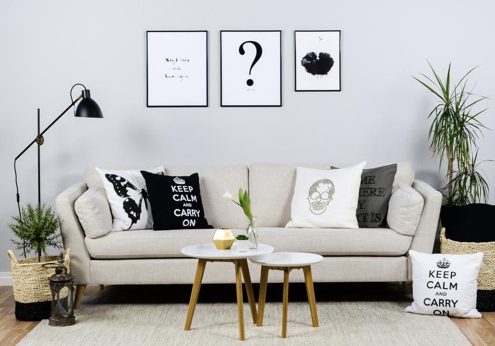 Ask me - Vit med svart tryck Poster