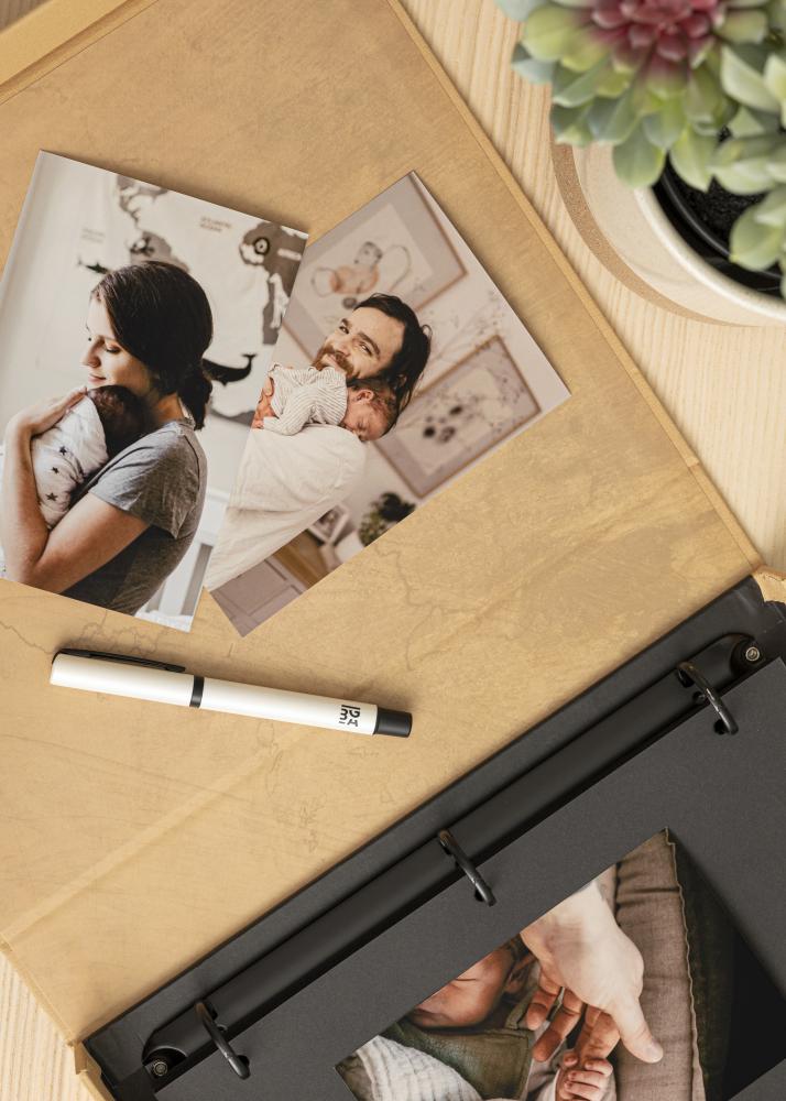 KAILA OUR LOVE STORY Manilla - Coffee Table Photo Album (60 Svarta Sidor)