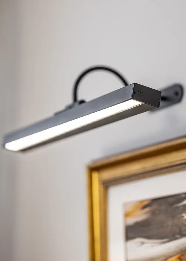 KAILA Flare Batteridriven Tavelbelysning 40 cm - Svart