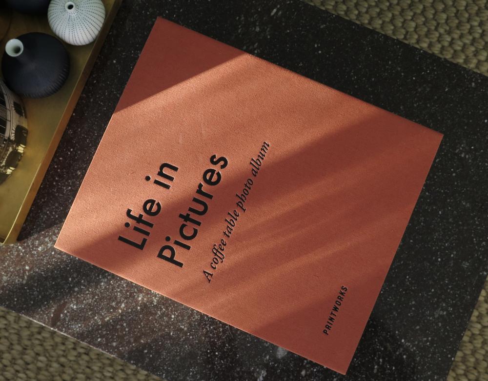 Life In Pictures Orange - A Coffee Table Photo Album (60 Svarta sidor / 30 blad)