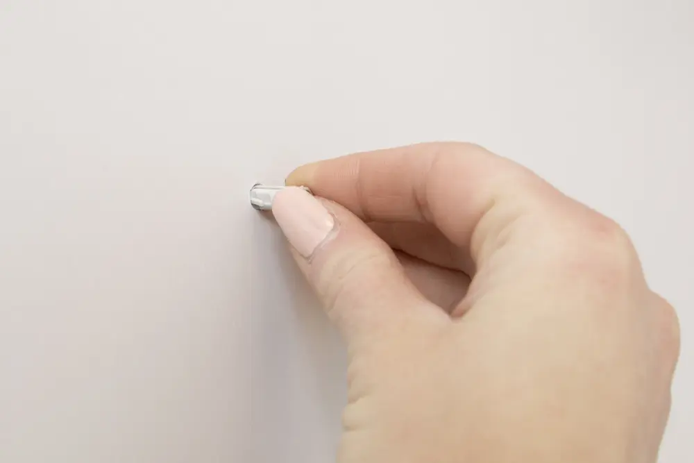 Plugg 30 x 6 mm med skruv 10-pack