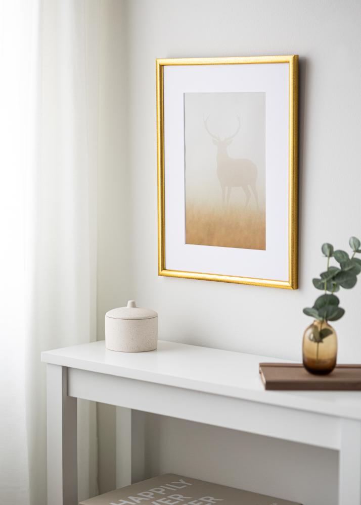 Ram Newline Guld 30x40 cm