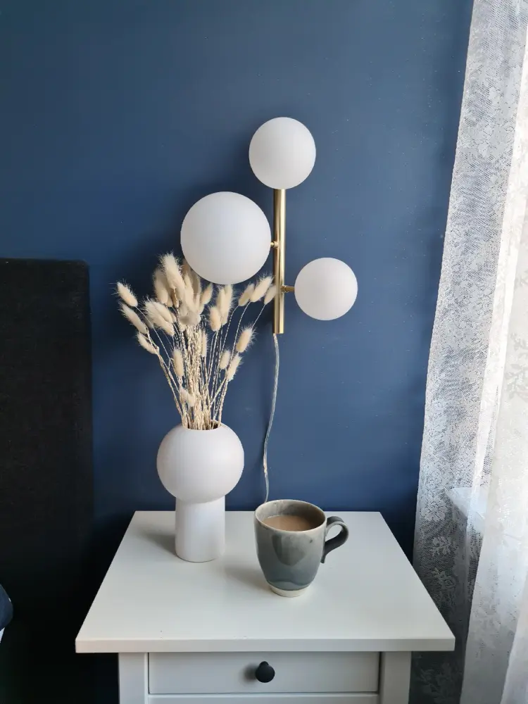 Vägglampa Molekyl - Matt Mässing/Vit