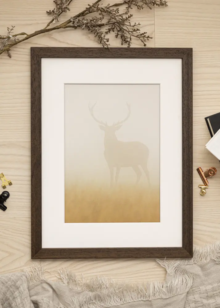 Ram Brown Wood 30x40 cm - Passepartout Vit 21x29,7 cm (A4)