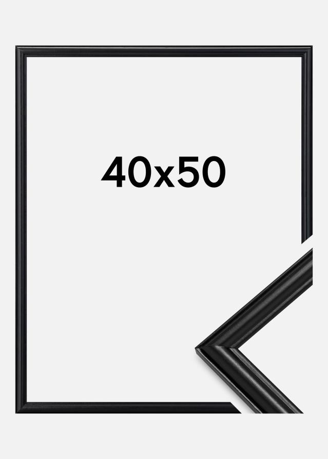 Ram Line Svart 40x50 cm