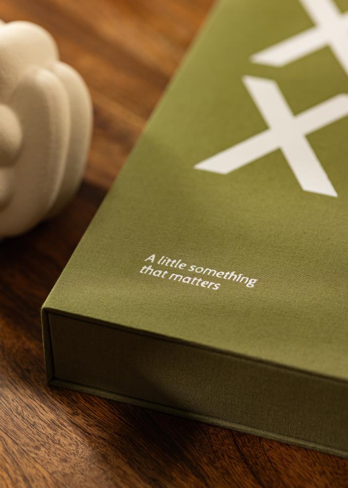 KAILA XOXO Olive - Coffee Table Photo Album (60 Svarta Sidor / 30 Blad)