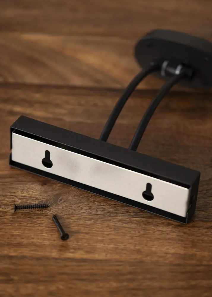 KAILA Gleam Batteridriven Tavelbelysning 32 cm - Svart