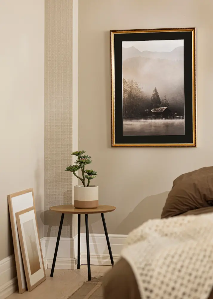 Ram Abisko Guld 42x59,4 cm (A2) - Passepartout Svart 25x38 cm
